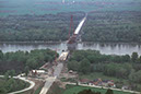 Blick vom Pfaffenberg, Donaubrücke zwischen Bad Deutsch- Altenburg und Engelhartstetten im Bau